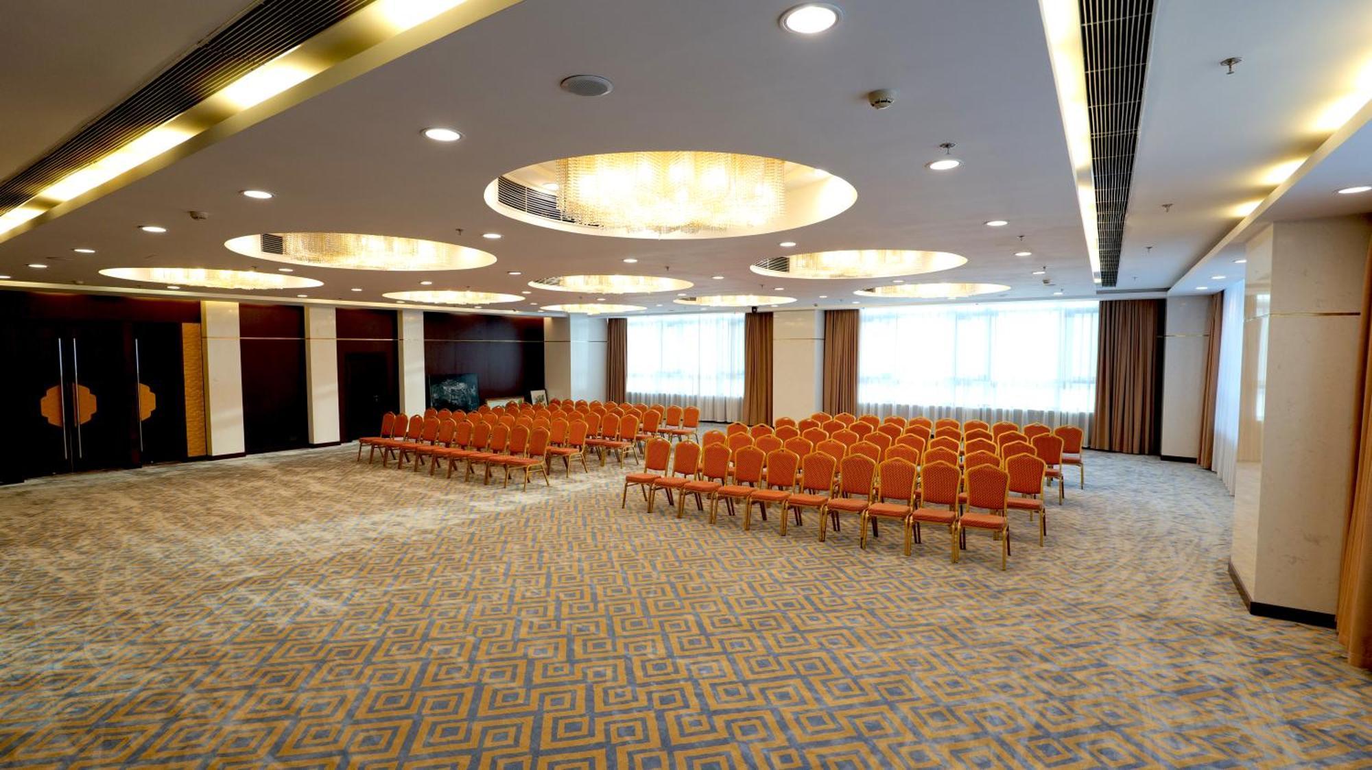 فندق بكين بلاس سولوكسي أستانا المظهر الخارجي الصورة The ballroom