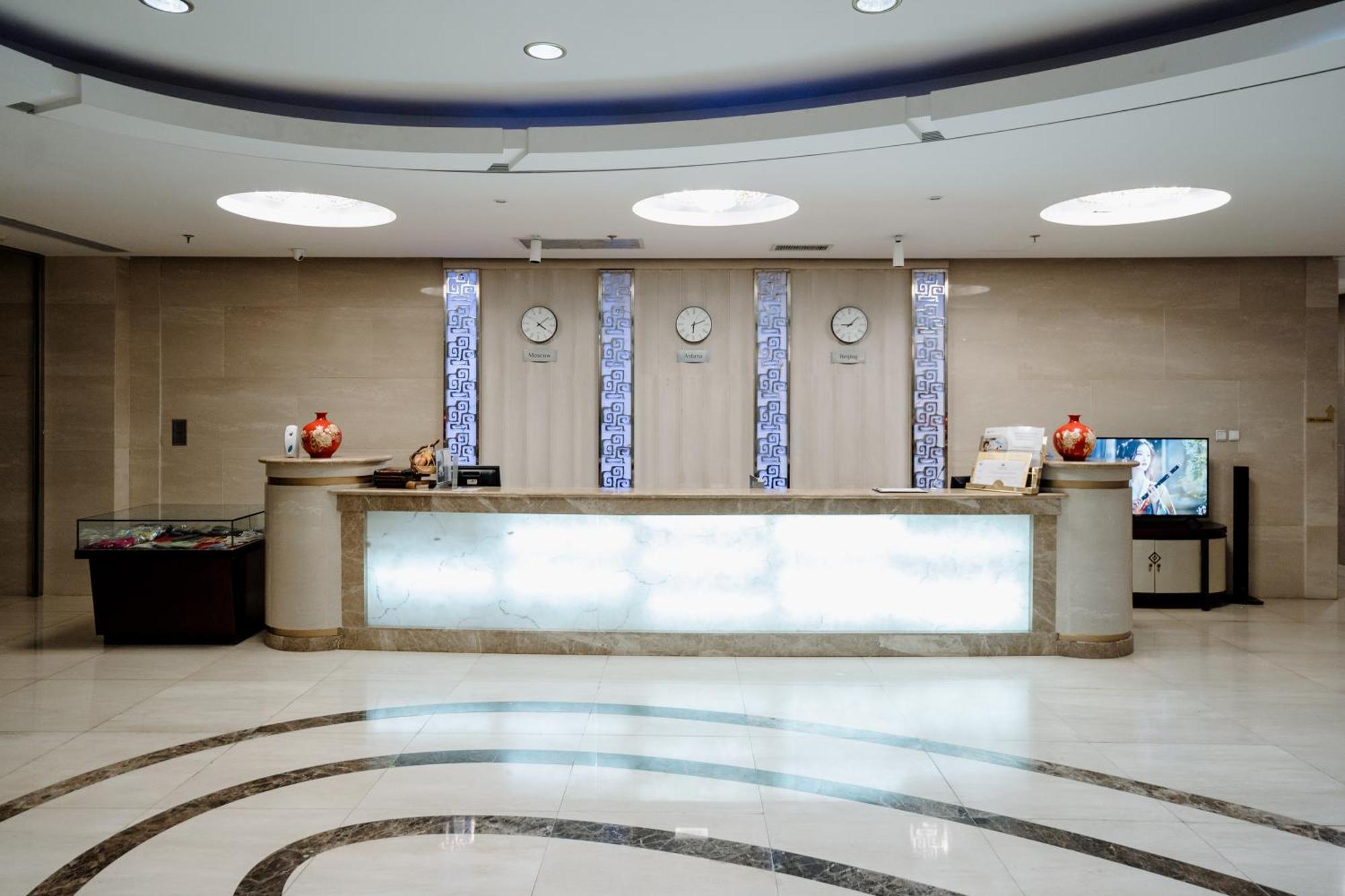 فندق بكين بلاس سولوكسي أستانا المظهر الخارجي الصورة Reception desk